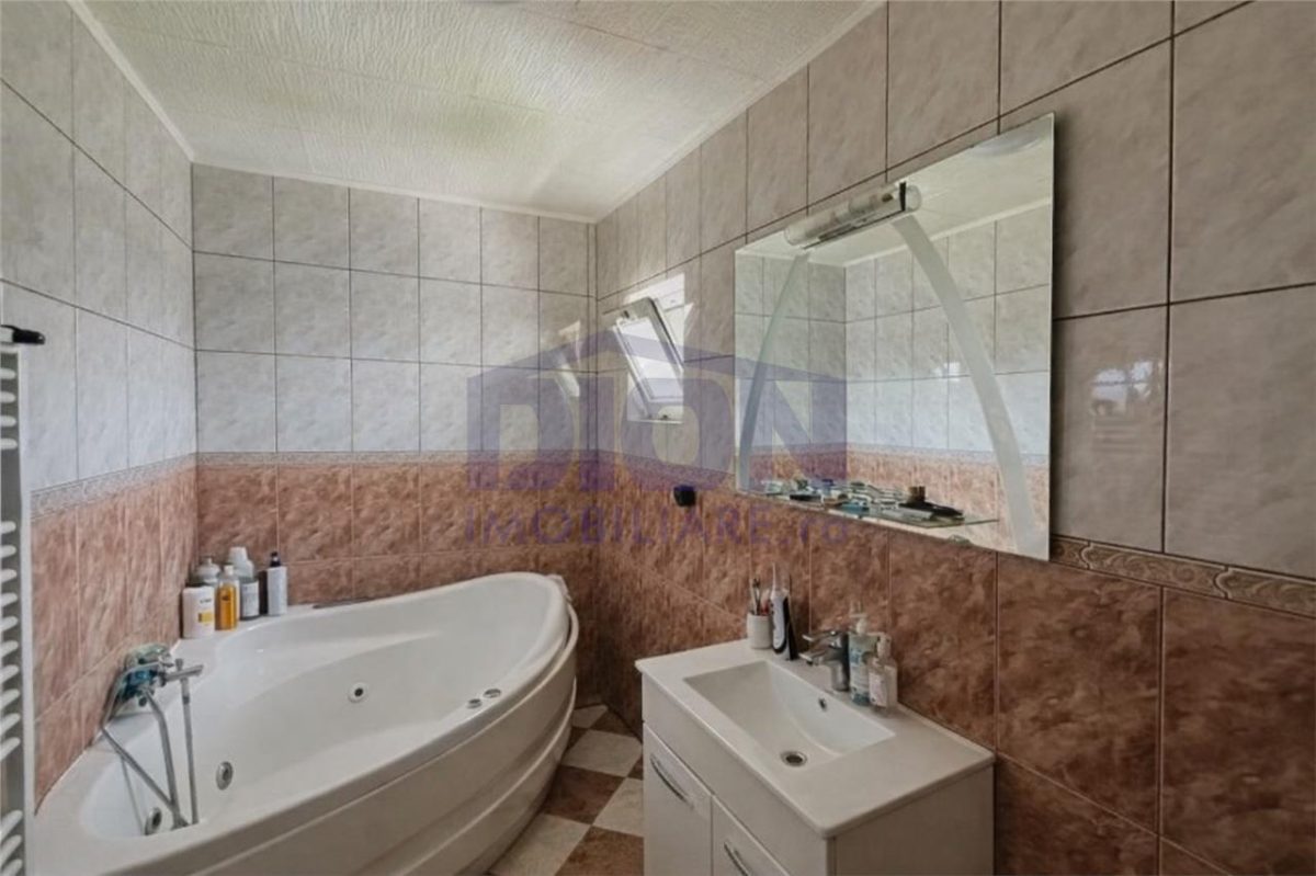 Vila spatioasade  Vatra Luminoasa - foto 7