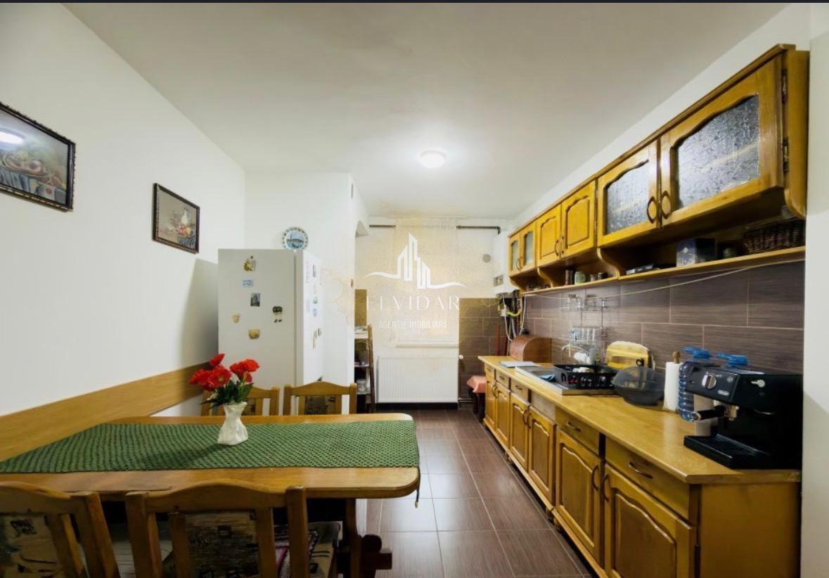 Bucovina - 4 camere, 2 bai, vedere 3 parti , etaj 2 , centrala proprie - Timisoara