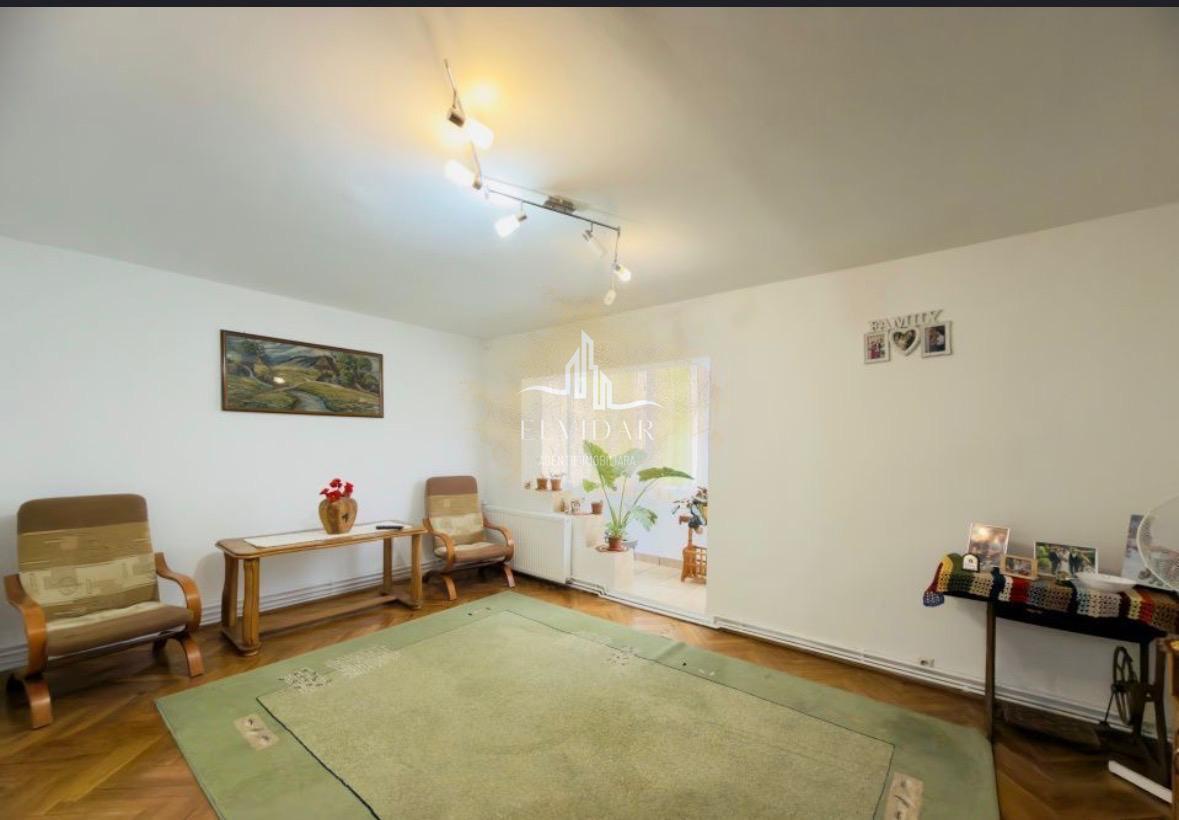 Bucovina - 4 camere, 2 bai, vedere 3 parti , etaj 2 , centrala proprie - foto 2