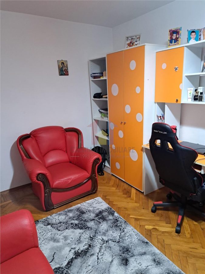 Mobilat si Utilat 3camere,, etaj 1 Garii - foto 6