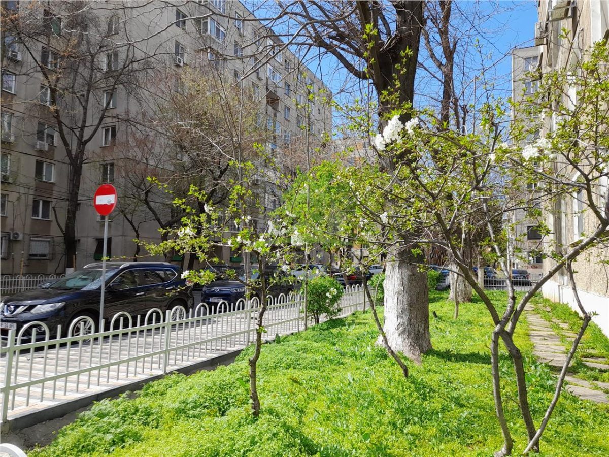 SEBASTIAN, ENE MODORAN, 68 MP ETAJ 8/8 RENOVAT COMPLET, BLOC 1983 - foto 11