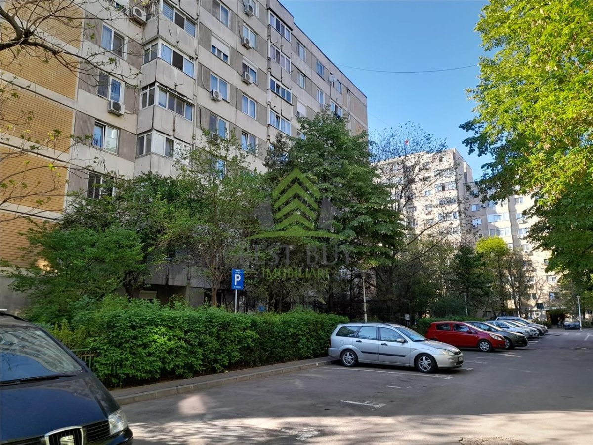 DUMBRAVA NOUA, MISCA PETRE, 52 MP ETAJ 1/8 BLOC 1983 - 