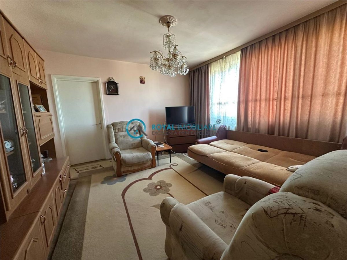 Royal Imobiliare - Vanzare apartament 3 camere zona Nord - 