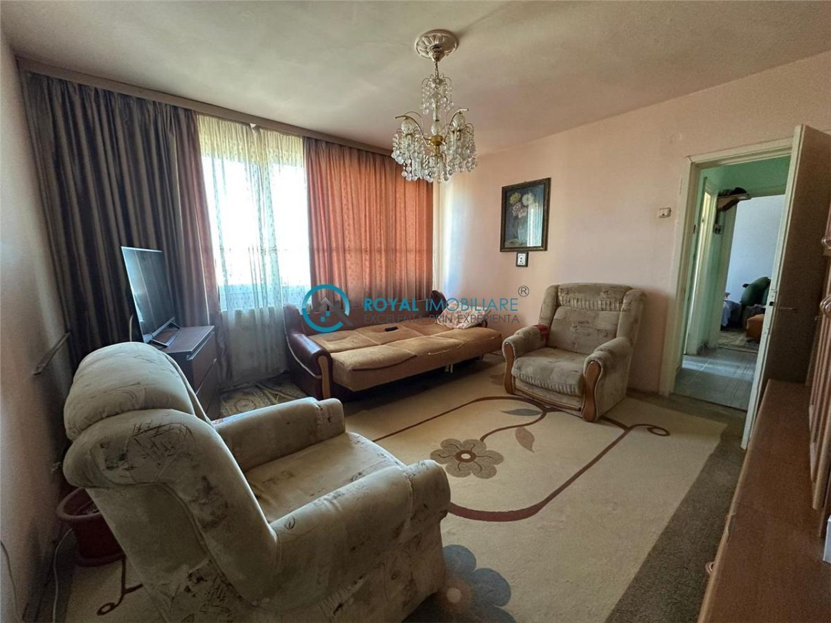 Royal Imobiliare - Vanzare apartament 3 camere zona Nord - foto 2