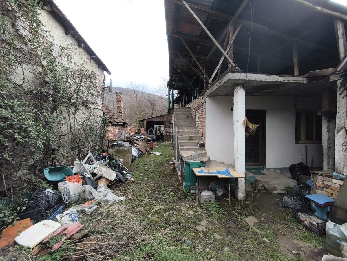 Casa Caramida Arsa cu Placa de Beton si Teren    Cartier Doman - foto 9