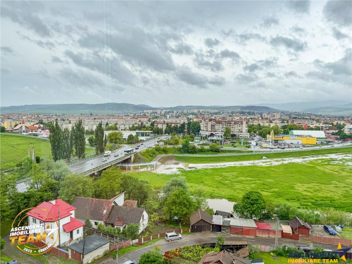 FILM!Apartament 3 camere,decomandat, vedere panoramica,Garii,Sfantu Gheorghe - foto 2