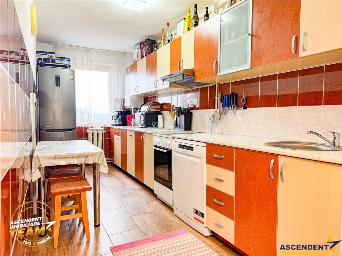 FILM!Apartament 3 camere,decomandat, vedere panoramica,Garii,Sfantu Gheorghe - foto 3