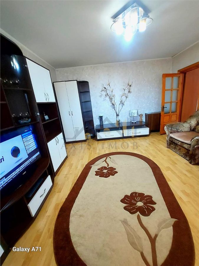 Apartament 3 camere conf  1 semidecomandat  zona Micro 3 - Buzau