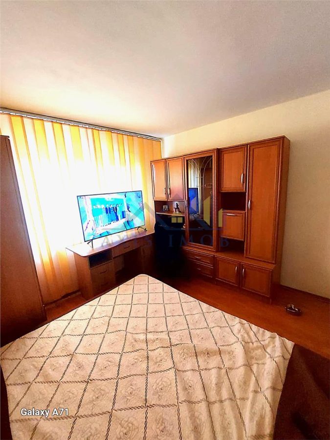 Apartament 3 camere conf  1 semidecomandat  zona Micro 3 - foto 2