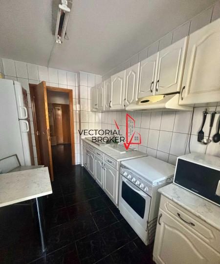 Apartament 4 camere Dristor Benzinaria Moll - 