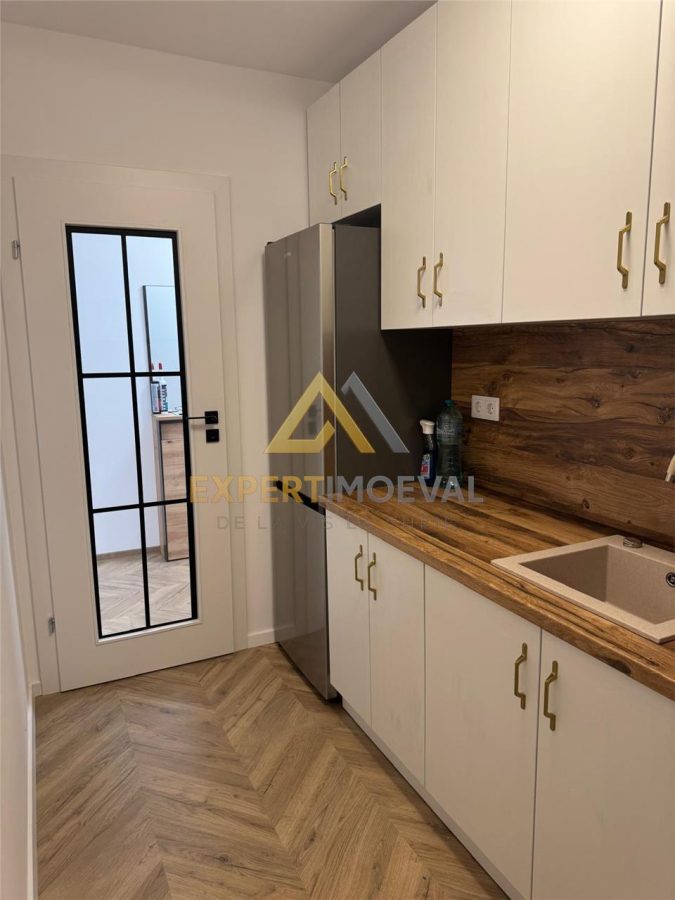 Apartament de vanzare - 