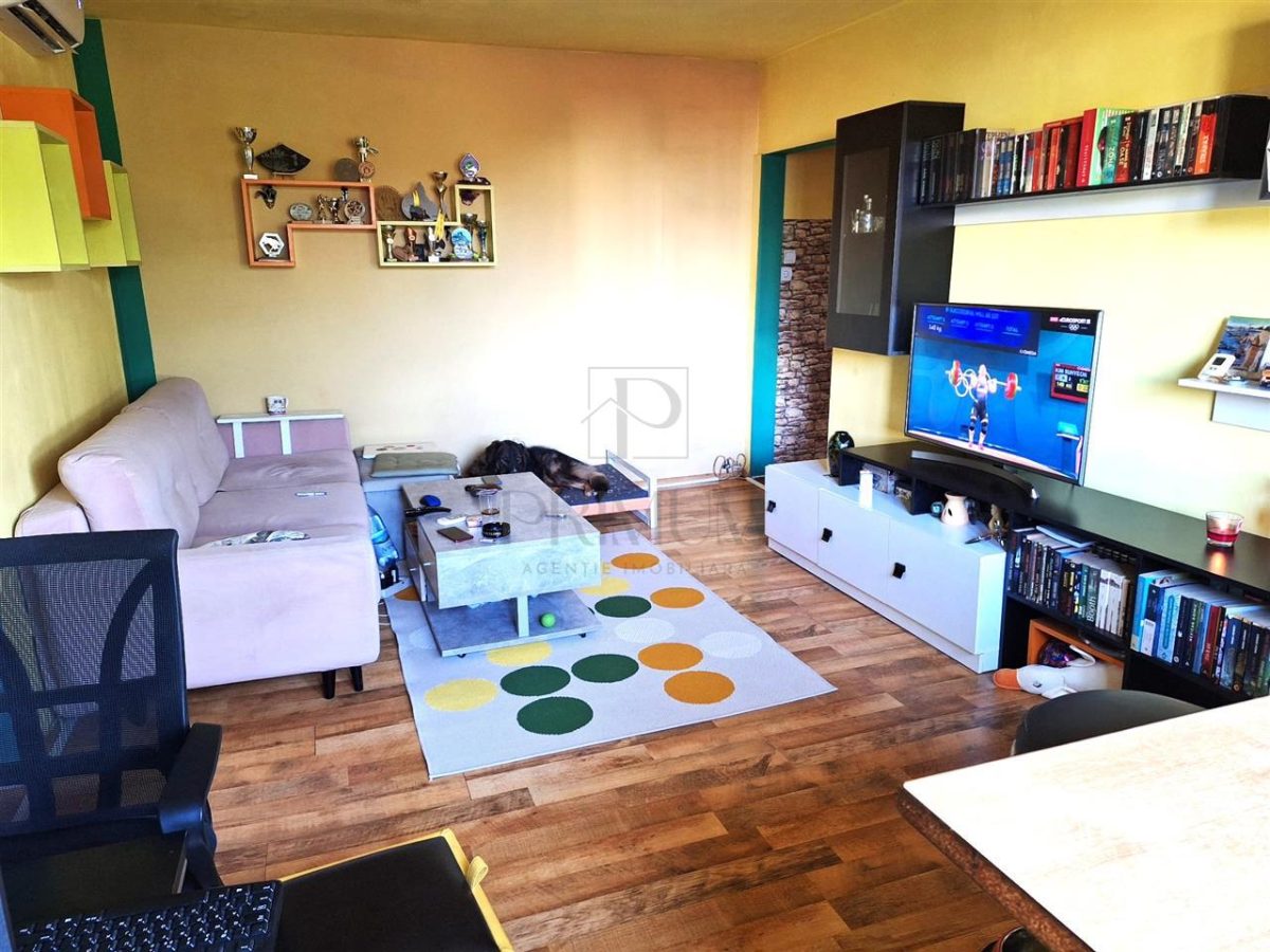 SPITALUL JUDETEAN - 4 CAM - ETJ.3 - 2BALCOANE - CENTRALA - ZONA EXCELENTA - 