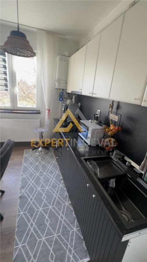 Apartament 3 camere de vanzare- Str. Minerilor - foto 4