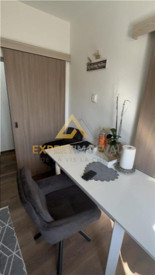 Apartament 3 camere de vanzare- Str. Minerilor - foto 5