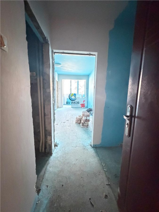 Vanzare garsoniera, zonaTractorul, etajul 1, insorita - foto 4