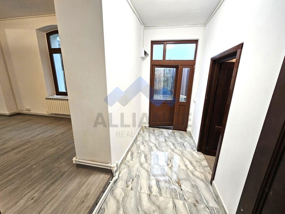 Pietonal Stefan cel Mare, spatiu pentru servicii - foto 3