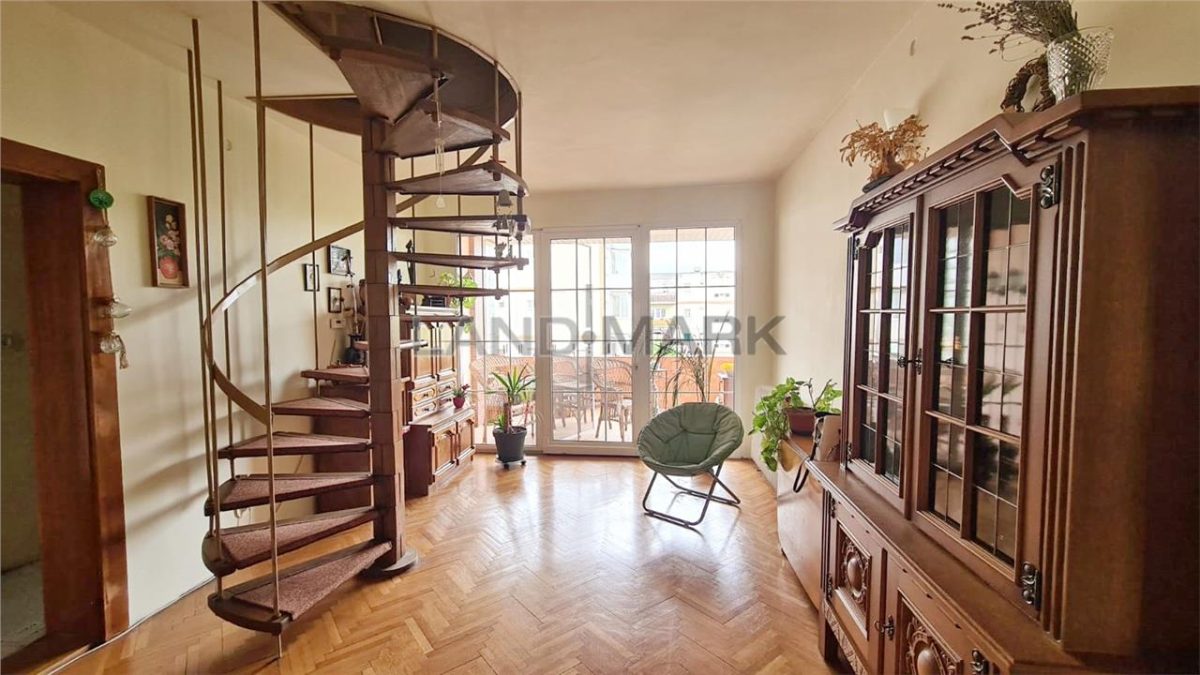 Apartament in asociatie, renovat, 6 cam 2 nivele cu garaj Elisabetin - Timisoara