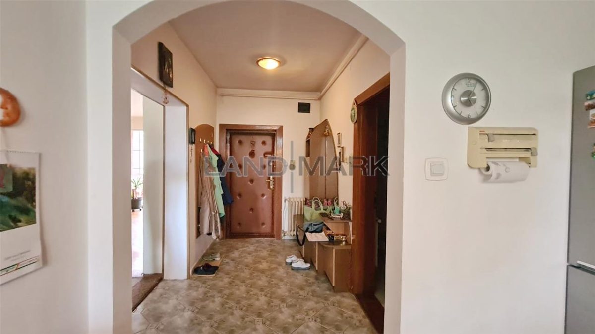 Apartament in asociatie, renovat, 6 cam 2 nivele cu garaj Elisabetin - foto 11
