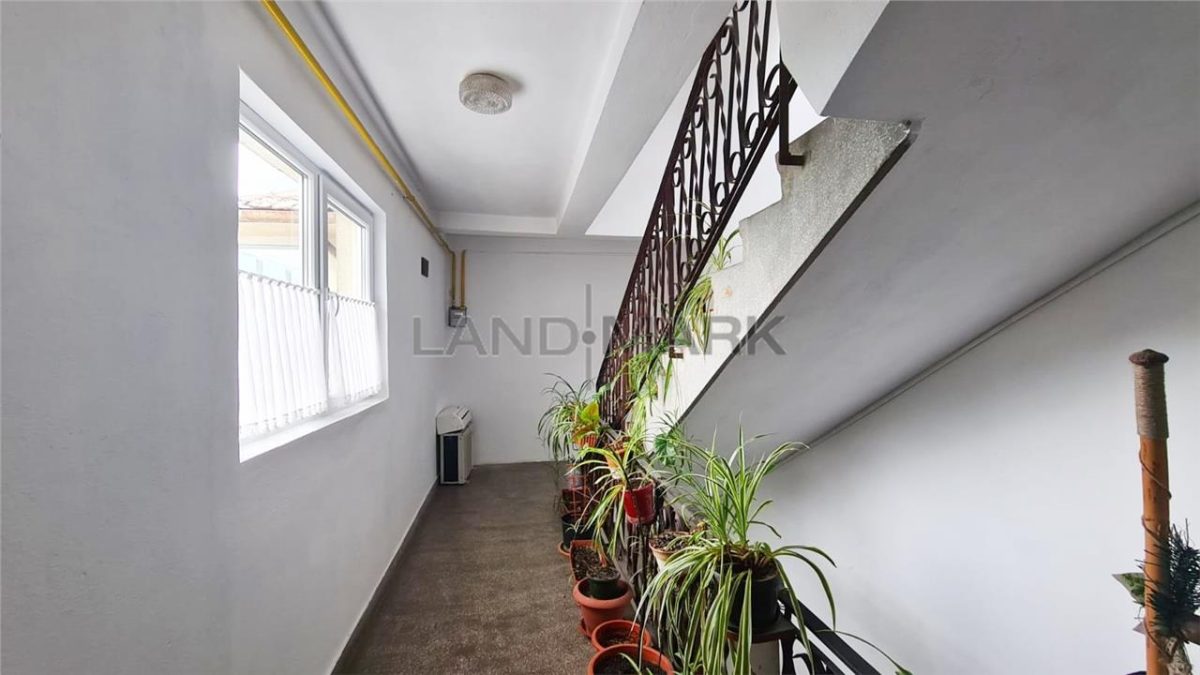 Apartament in asociatie, renovat, 6 cam 2 nivele cu garaj Elisabetin - foto 24