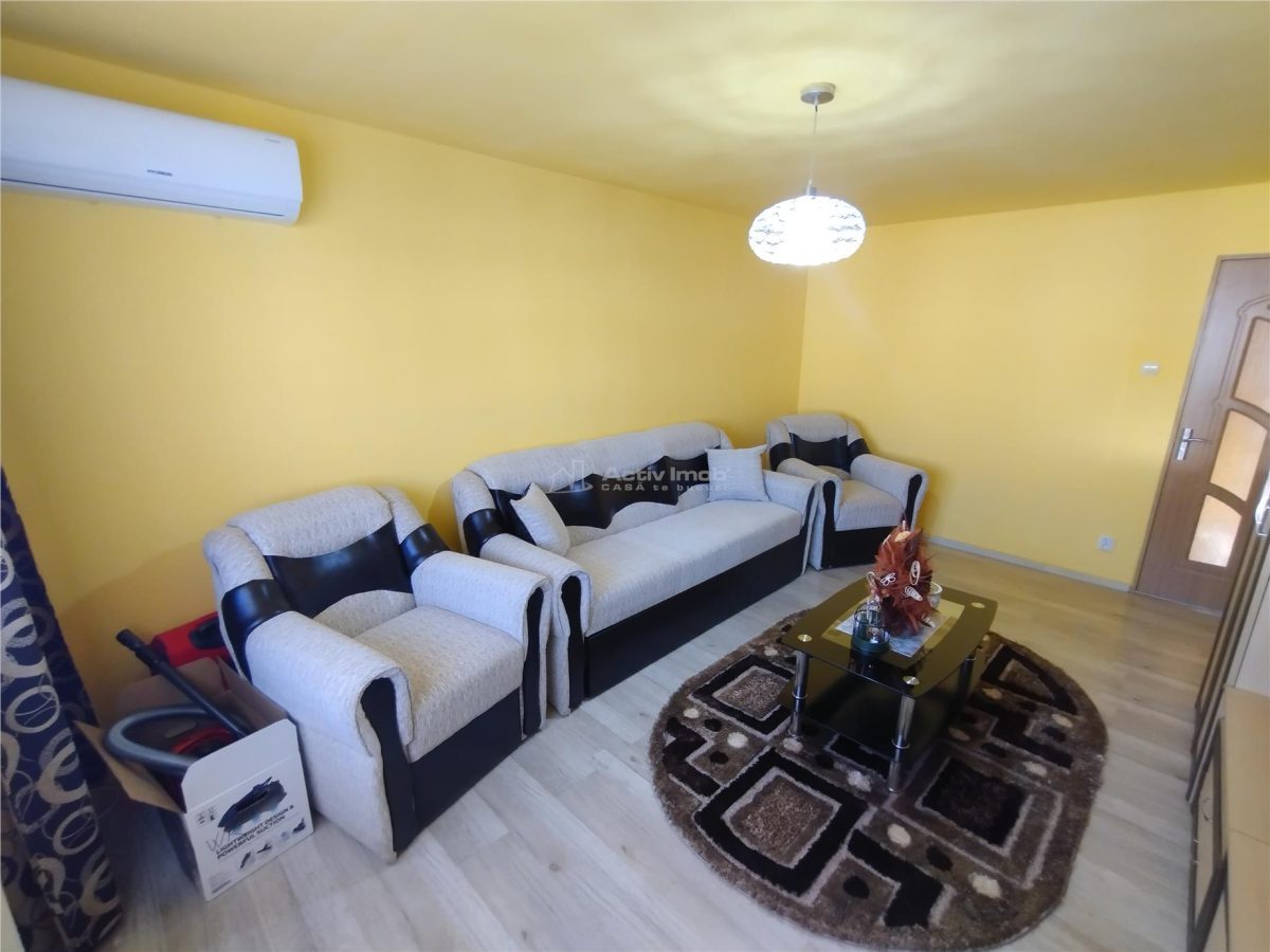 Oravita, Apt.2 Cam, la Cheie, Decomandat, 55MP - foto 2