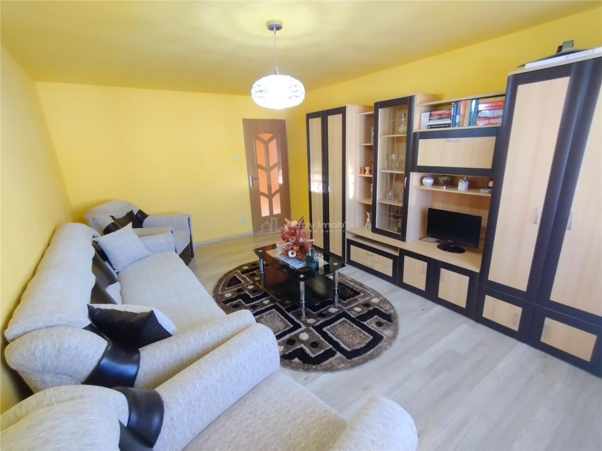 Oravita, Apt.2 Cam, la Cheie, Decomandat, 55MP - foto 12