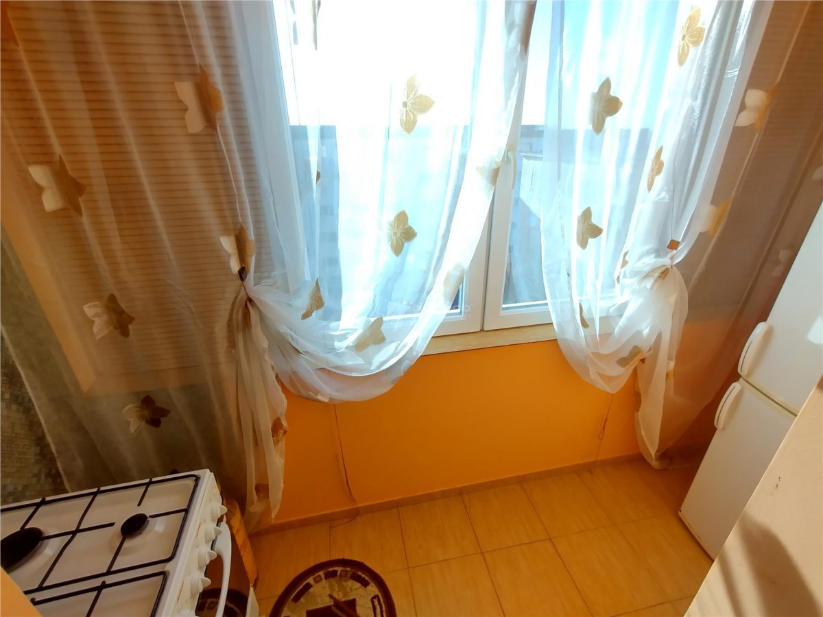 Oravita, Apt.2 Cam, la Cheie, Decomandat, 55MP - foto 18