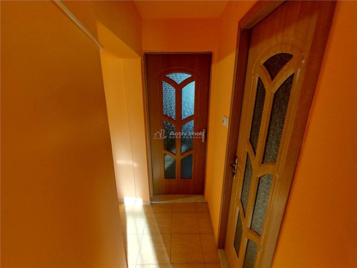 Oravita, Apt.2 Cam, la Cheie, Decomandat, 55MP - foto 19