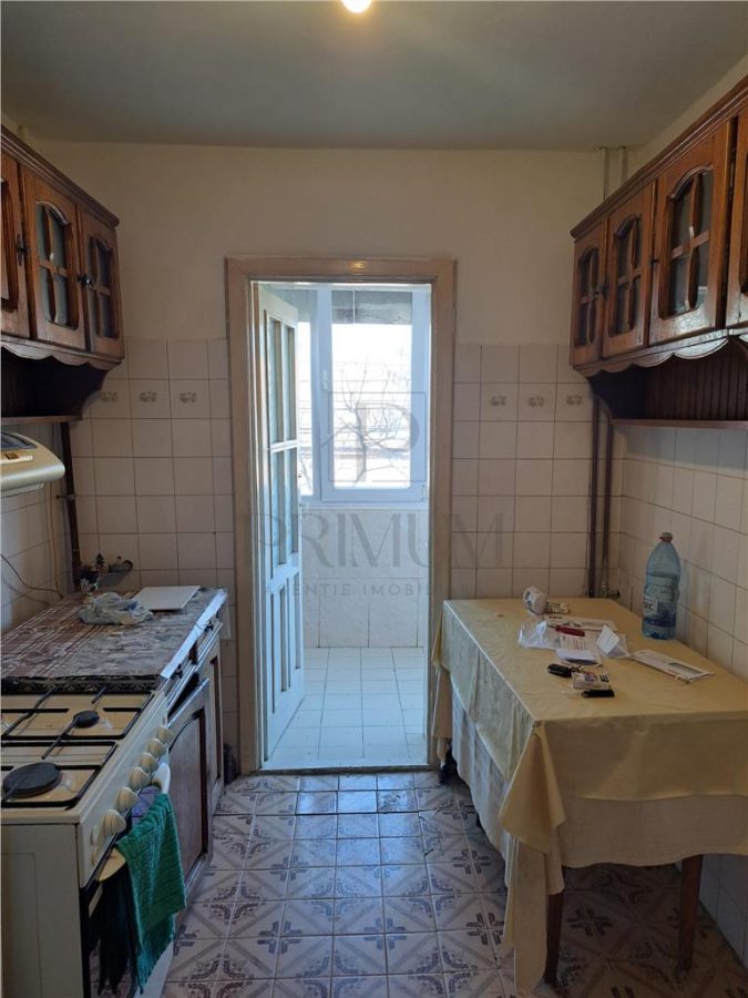 LIPOVEI |3 CAM | DECOMANDAT | ET.1 | 2 BALCOANE | CENTRALA | ZONA EXCELENTA - foto 2