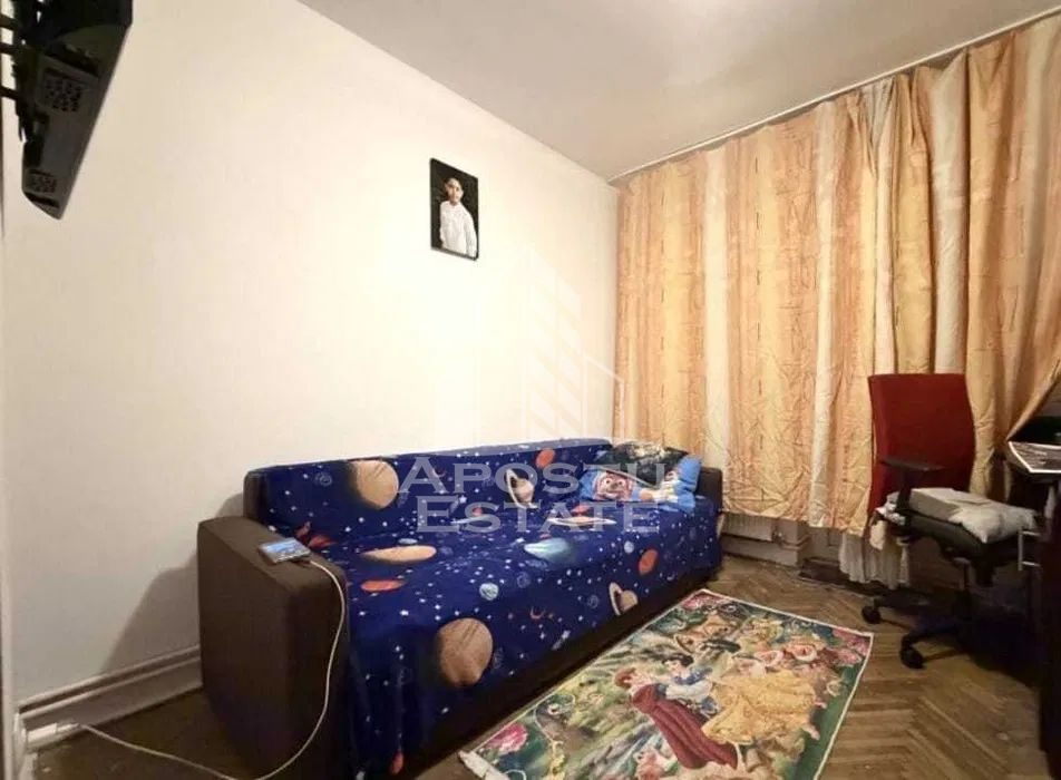 Apartament cu 3 camere de vanzare, etaj 3, zona Sagului, Timisoara - 