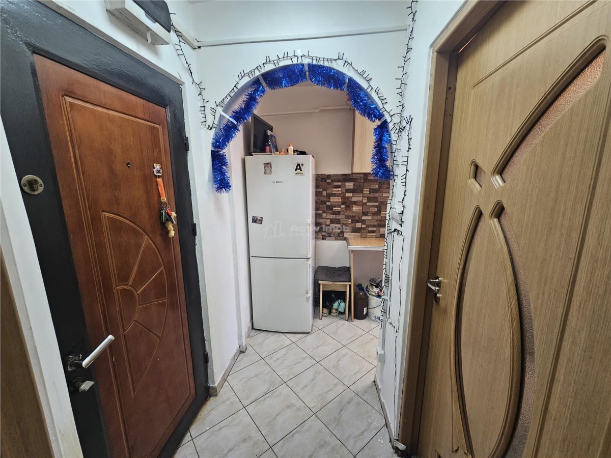 Resita, Garsoniera, Mobilata+Utilata, Calea Caransebesului - foto 9