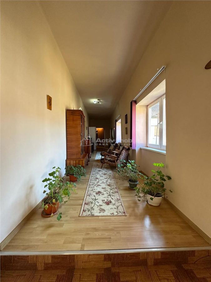 Casa Solida, pentru Familie extinsa,  cu Gradina si Teren, Doclin - foto 19