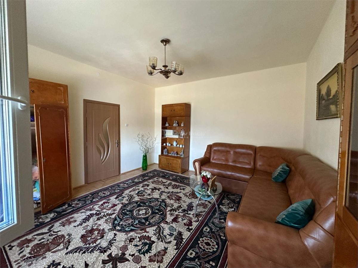 Casa Solida, pentru Familie extinsa,  cu Gradina si Teren, Doclin - foto 7