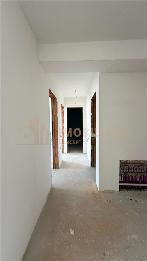 Apartament 3 camere zona Spitalul Judetean - foto 5