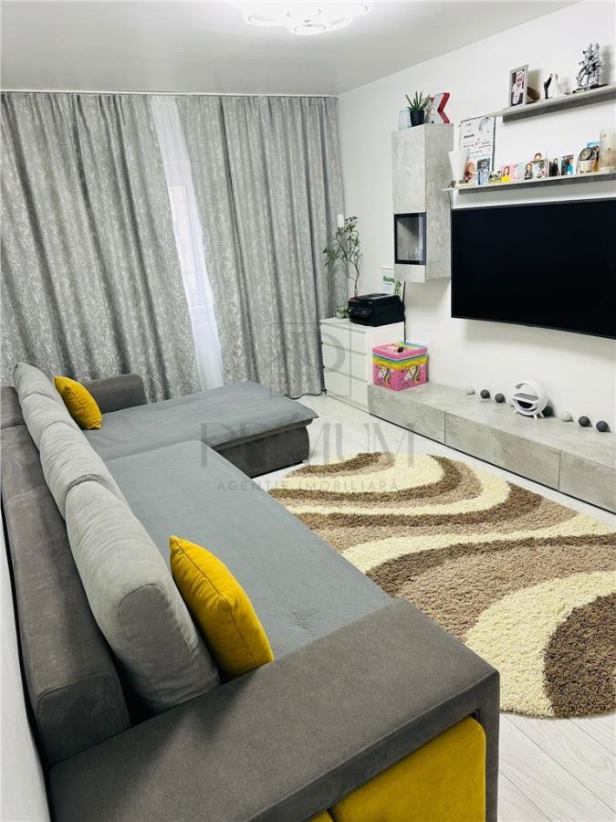 LIPOVEI | 3 CAM | ET.2 | DECOMANDAT | 2 BALCOANE | RENOVAT | CENTRALA | BOXA - 