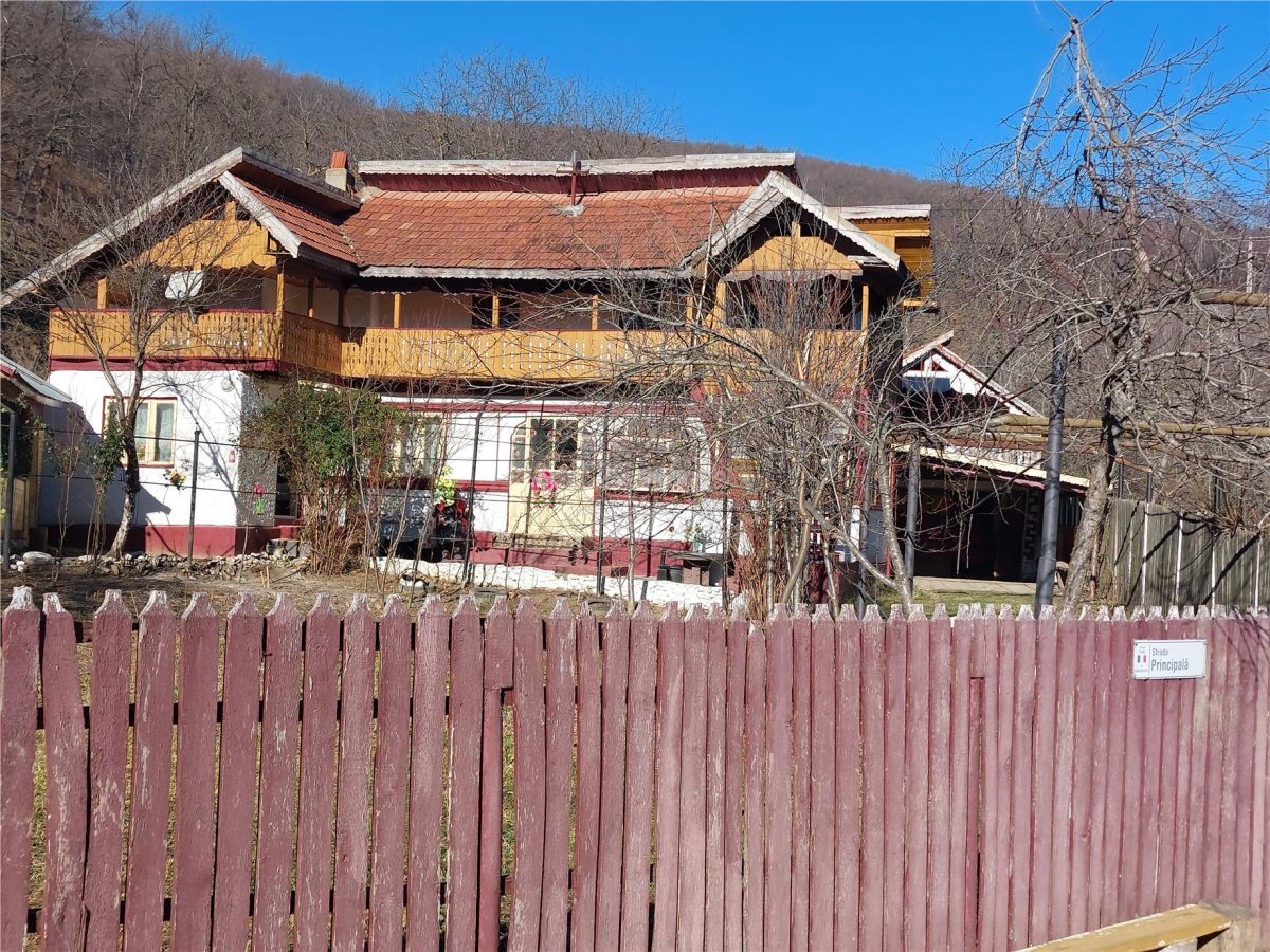 Casa P+1, 5 camere, teren 1200 mp, sat Barbuncesti, Grajdana - 