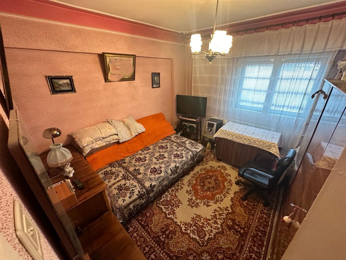 Ap 3 cam decomandat Ultracentral, et 8/10, 65 mp - foto 2