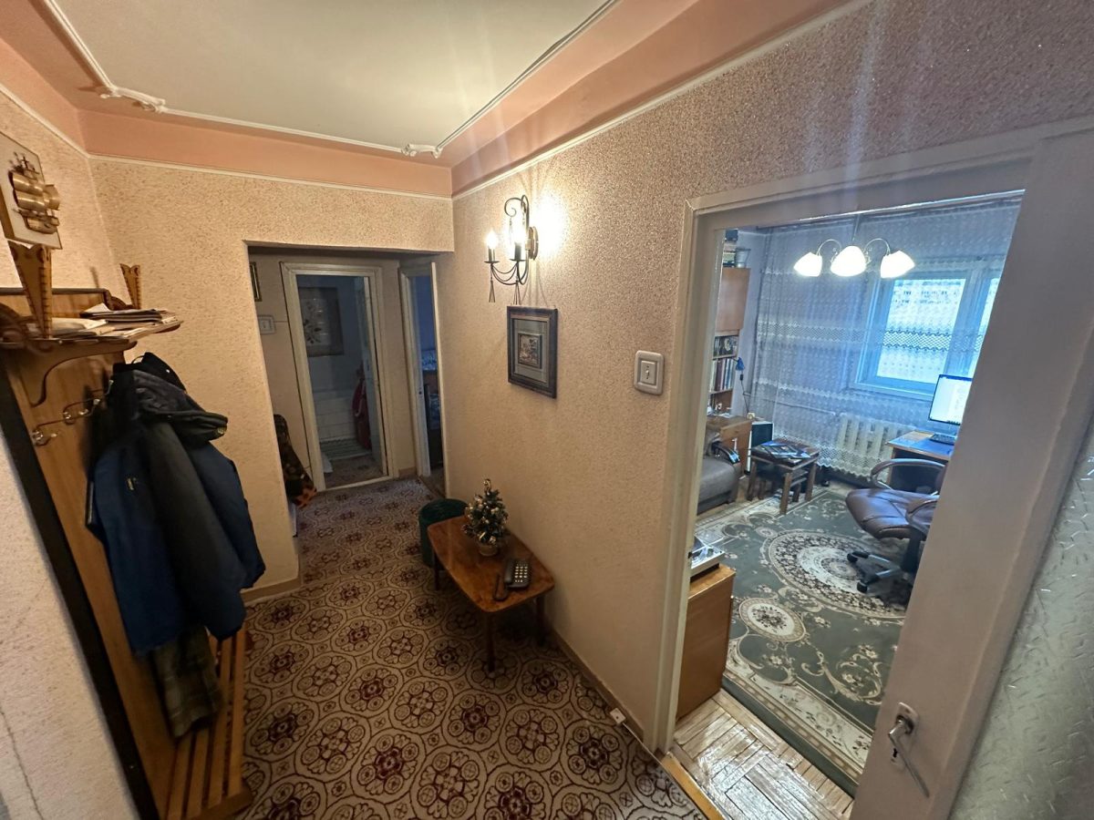 Ap 3 cam decomandat Ultracentral, et 8/10, 65 mp - foto 3