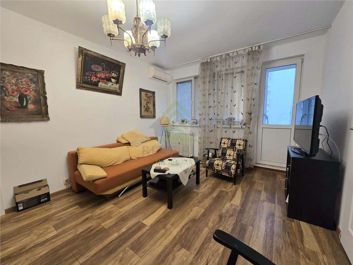 AP.2 CAM ET.1/7 MOBILAT UTILAT VEDERE SPATE SECTOR 1 ION MIHALACHE AVIATOR POPISTEANU - foto 5