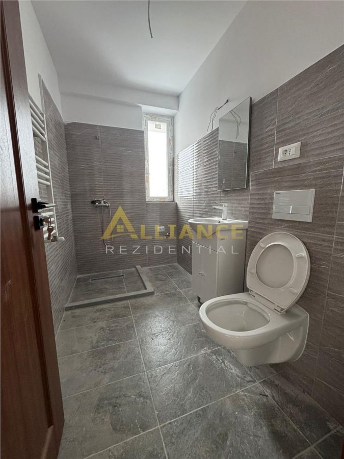 Garsoniera gata de mutat - Metrou D.Leonida - - foto 6