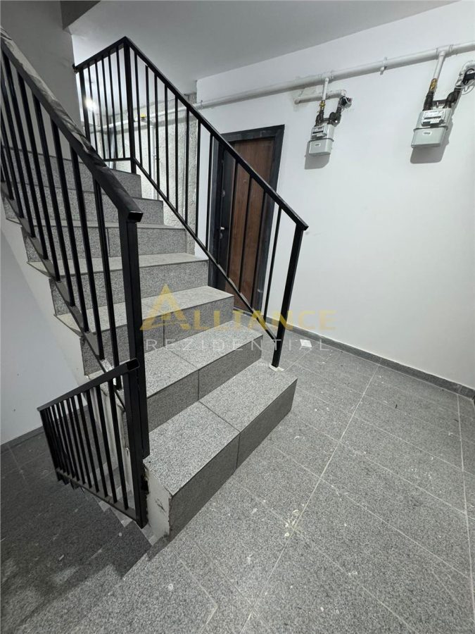 Garsoniera gata de mutat - Metrou D.Leonida - - foto 7