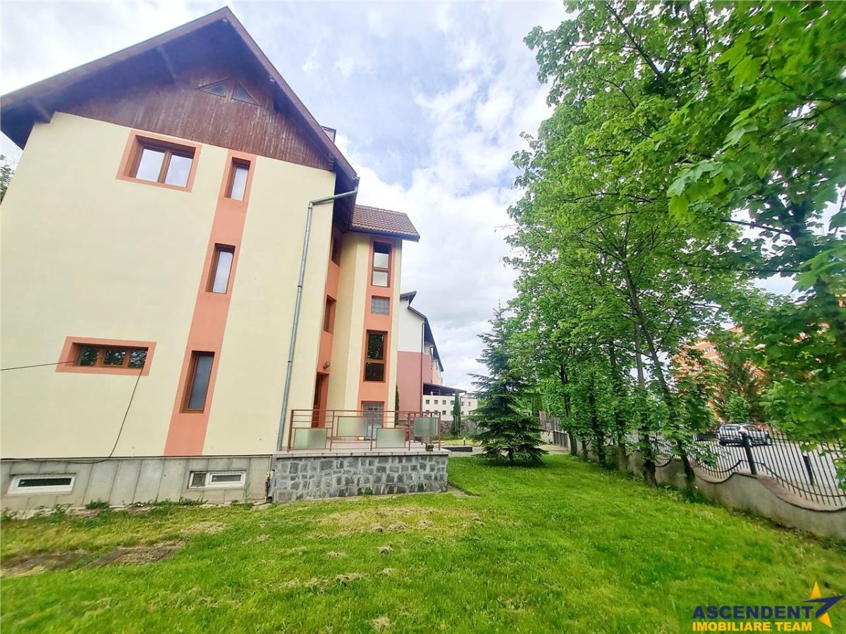 Vila impetuoasa pe 700mp teren:Spatiu versatil pentru locuinta/afacere Premium - foto 22