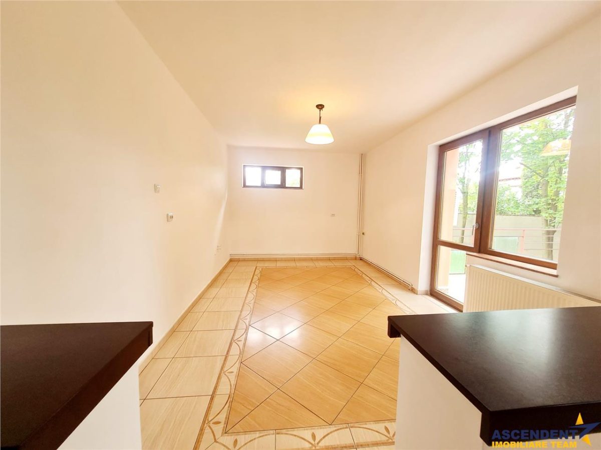 Vila impetuoasa pe 700mp teren:Spatiu versatil pentru locuinta/afacere Premium - foto 23