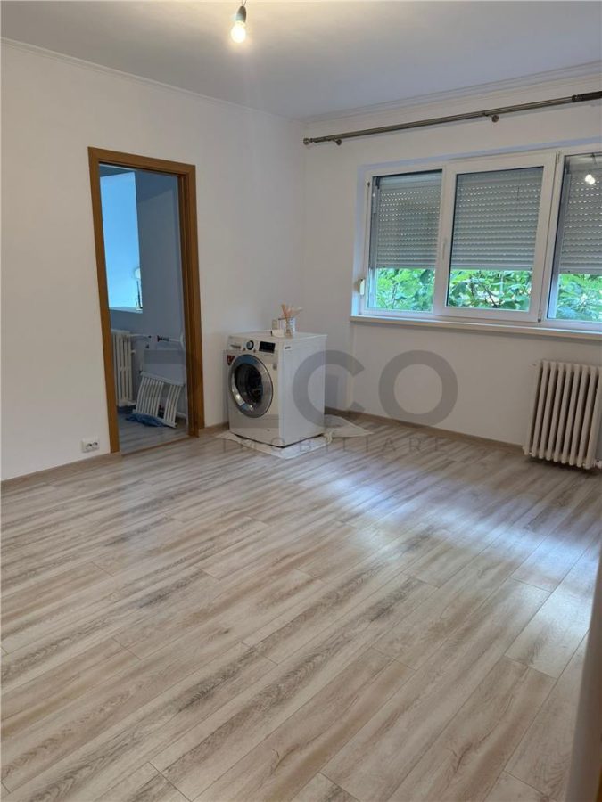 RECO Apartament 2 camere renovat complet etajul 1/4 - 