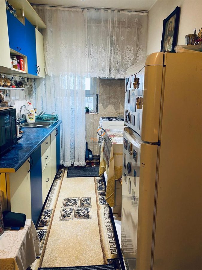 Apartament Decomandat cu centrala zona Buziasului - foto 2