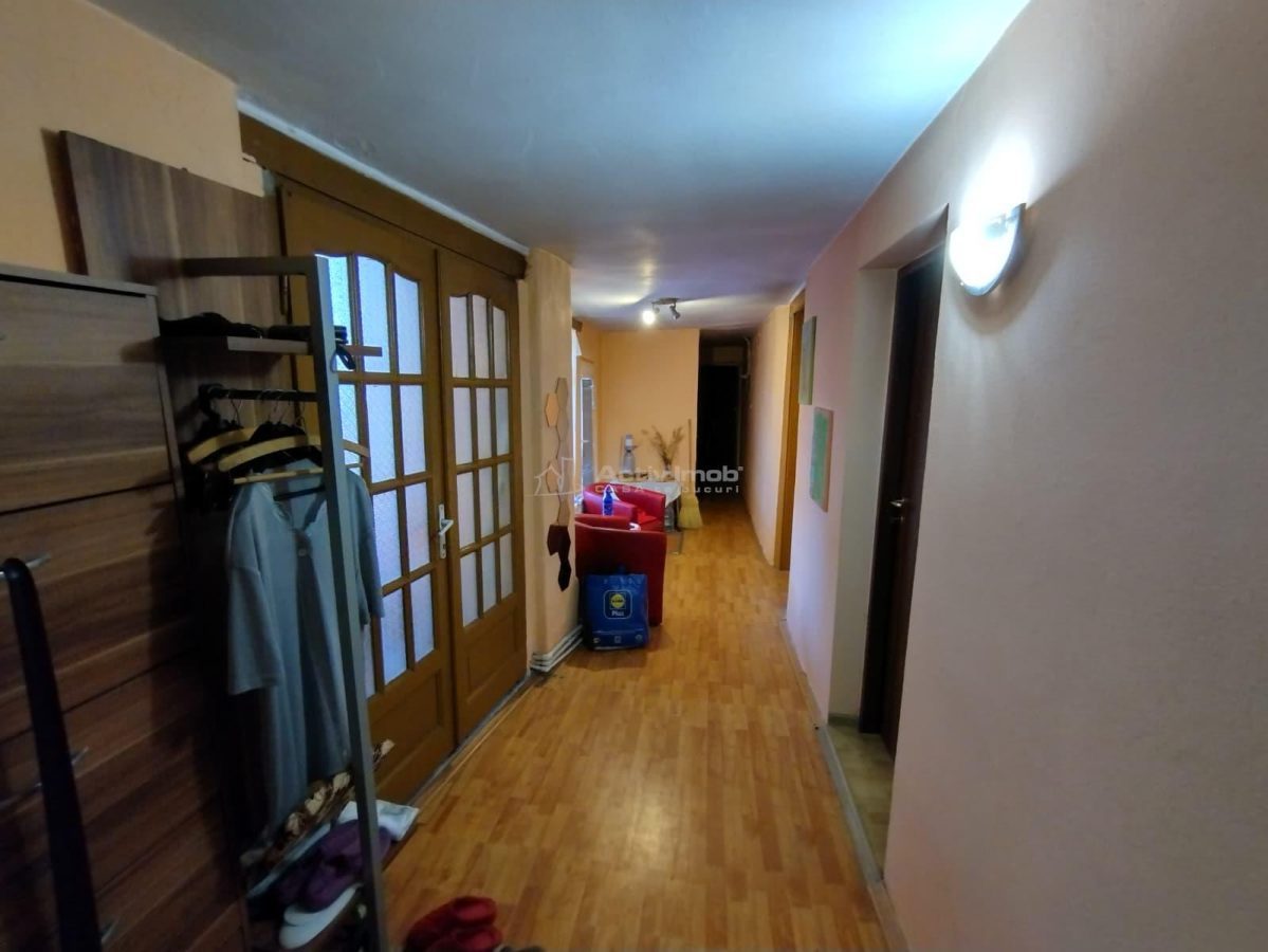 Nicolint, Casa la Cheie, 5 Incaperi, Pret Negociabil - foto 8