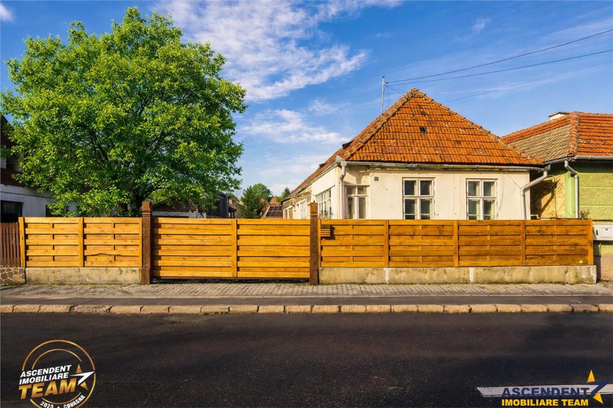 Casa din lemn, teren 384 mp: oportunitate de renovare, Simeria, Covasna - 