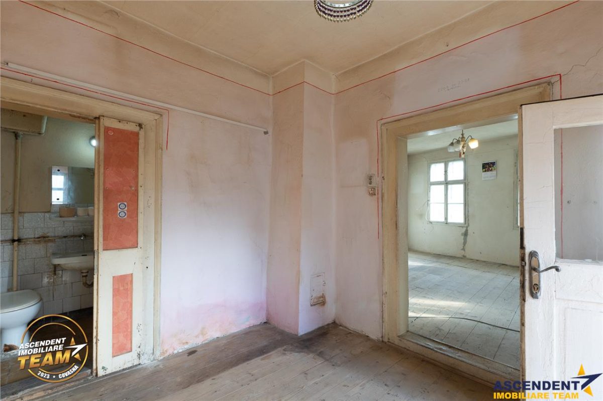 Casa din lemn, teren 384 mp: oportunitate de renovare, Simeria, Covasna - foto 11