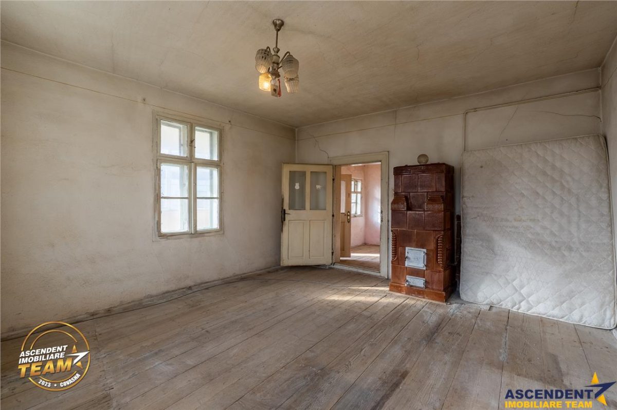 Casa din lemn, teren 384 mp: oportunitate de renovare, Simeria, Covasna - foto 9