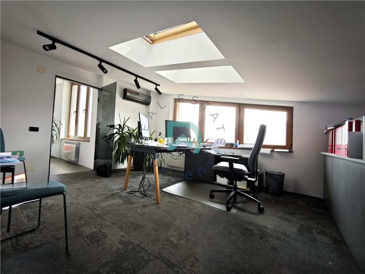 Apartament 4 camere, Brașovul Vechi - foto 17