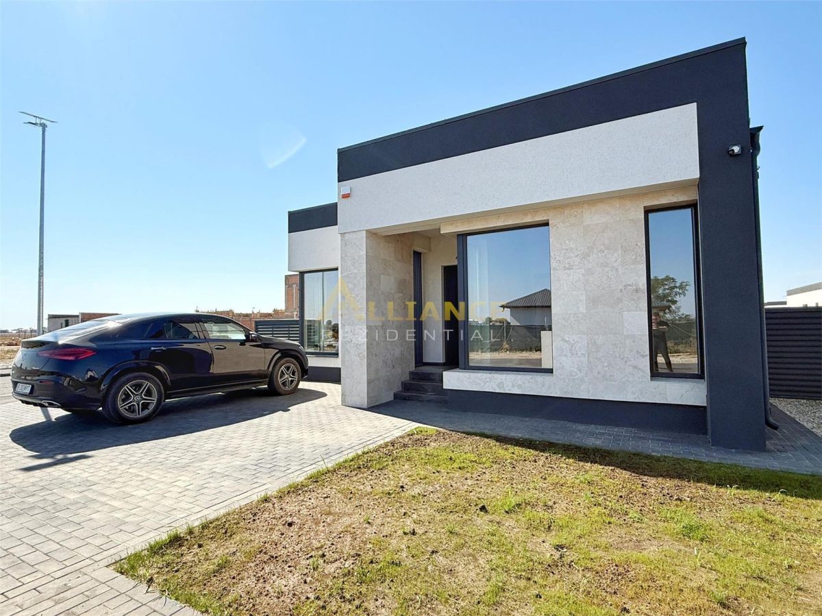 Casa individuala parter ~ 4 camere 2 bai ~350mp teren ~2 minute STV - 